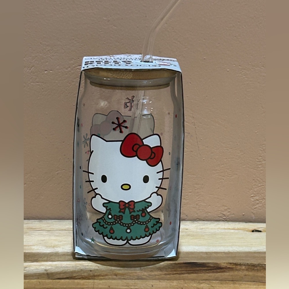 Hello Kitty Christmas Tumbler with Bamboo Lid + Glass Straw made by Sanrio. NWTS